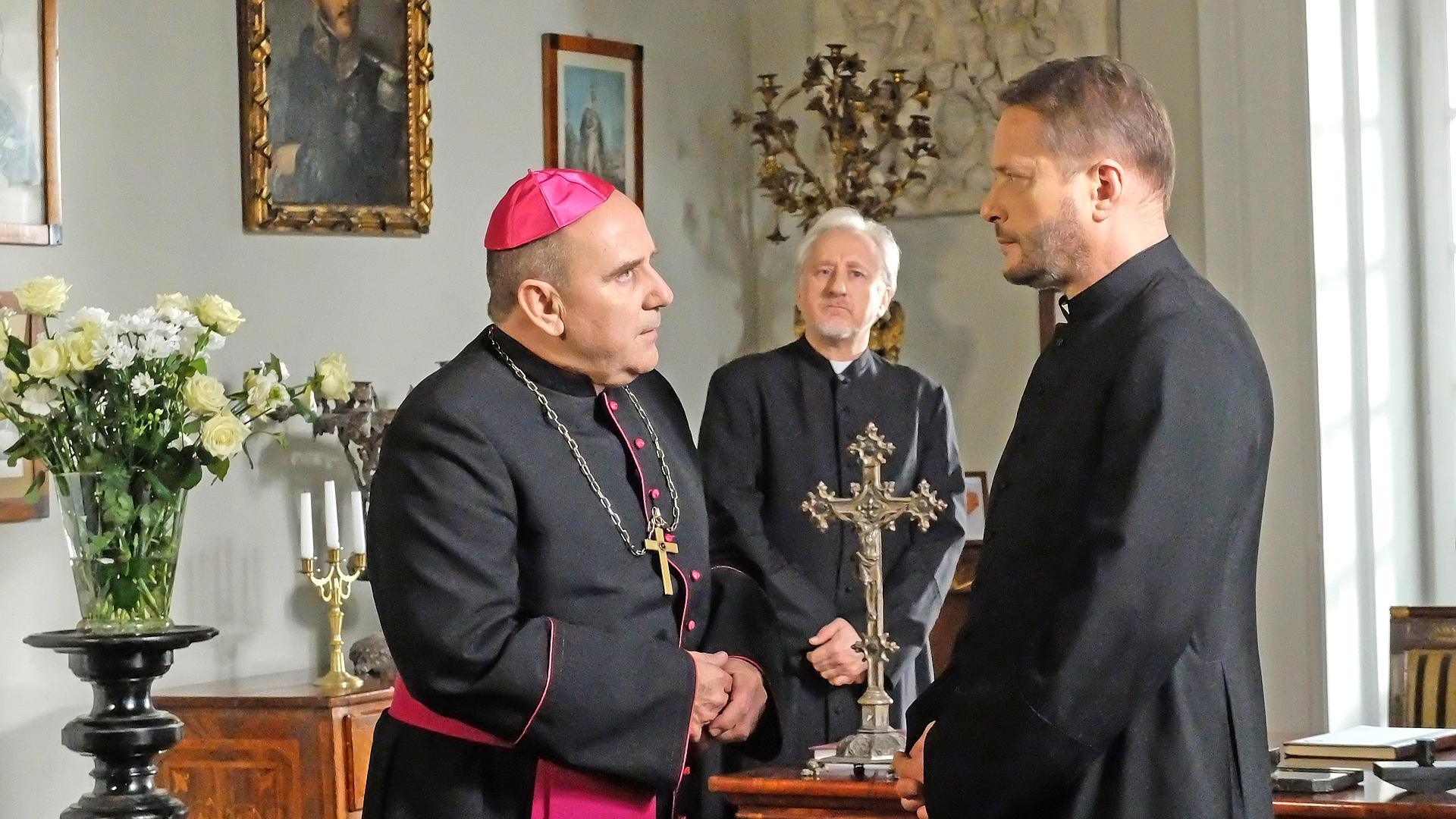 Ojciec Mateusz 19