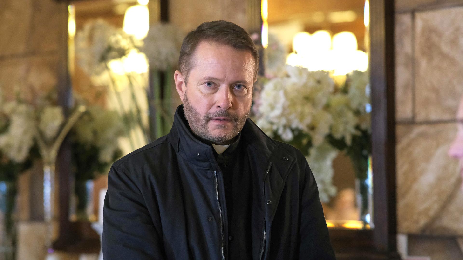 Ojciec Mateusz 28